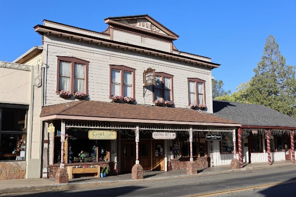 Mariposa Hotel Inn image 1