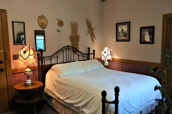 Mariposa Hotel Inn 7